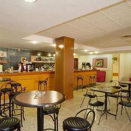 Kross Alamos Hotel